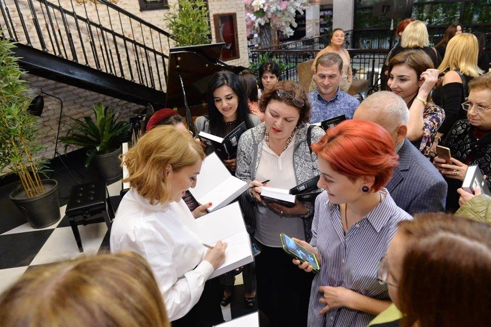 "Темница" Чингиза Алекперзаде озарилась лучезарным светом дочерей и добрых друзей (ФОТО, ВИДЕО)