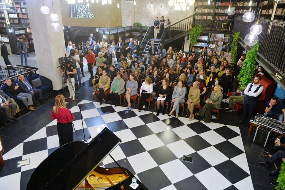 "Темница" Чингиза Алекперзаде озарилась лучезарным светом дочерей и добрых друзей (ФОТО, ВИДЕО)