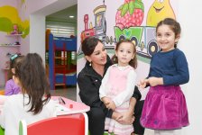 Первый вице-президент Мехрибан Алиева побывала в яслях-детском саду номер 64 в Наримановском районе Баку (ФОТО) (версия 2)