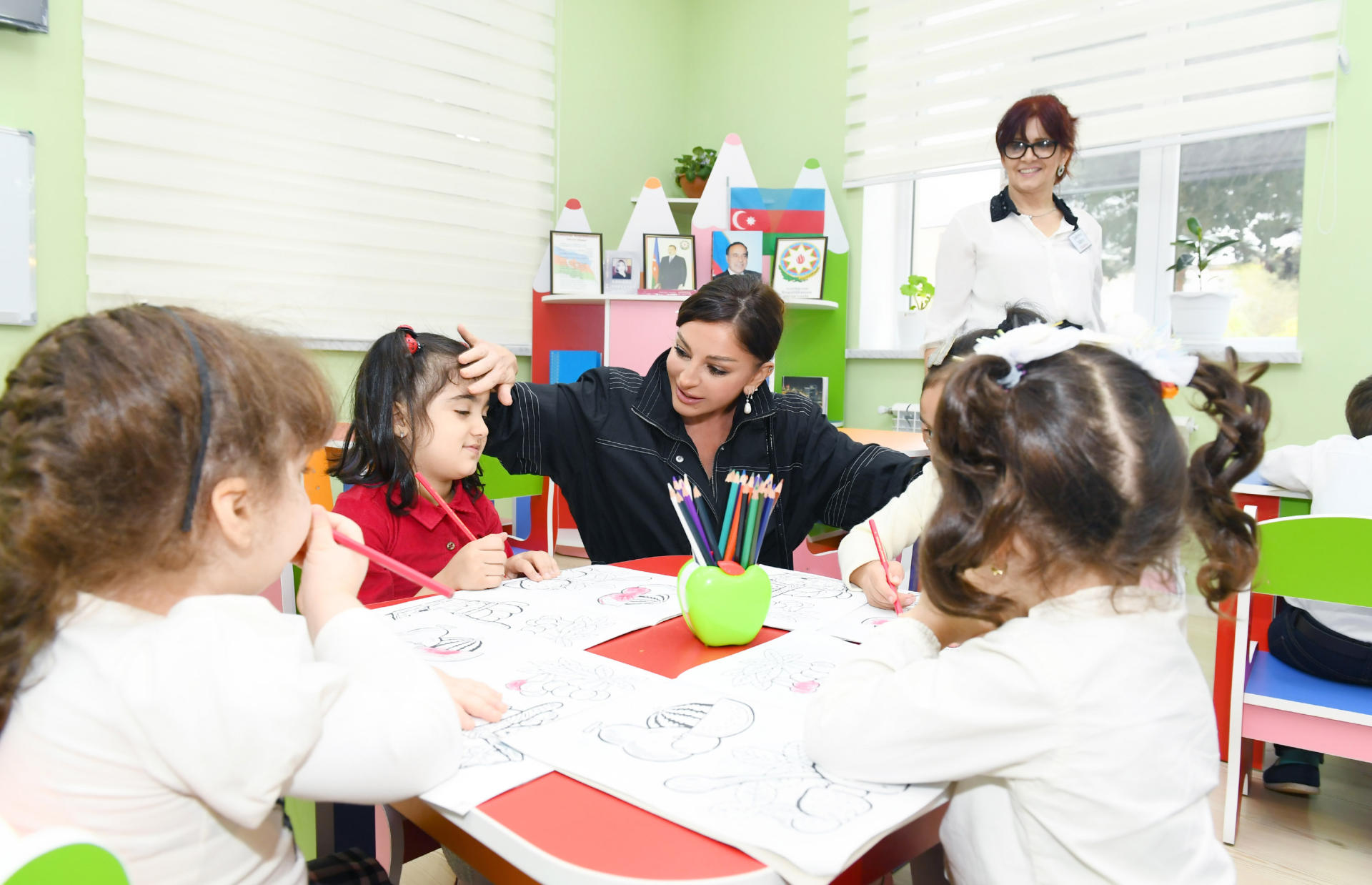 Первый вице-президент Мехрибан Алиева побывала в яслях-детском саду номер 64 в Наримановском районе Баку (ФОТО) (версия 2)