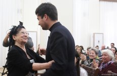 Потомок Гаджи Зейналабдина Тагиева из Франции встретился с родственниками в Баку (ФОТО)