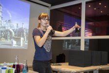 Умный Баку - как горит пламя в чистом кислороде и химические эксперименты (ФОТО)