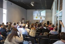 Умный Баку - как горит пламя в чистом кислороде и химические эксперименты (ФОТО)