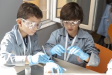 Умный Баку - как горит пламя в чистом кислороде и химические эксперименты (ФОТО)