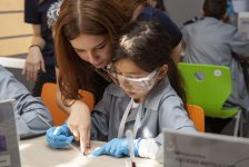 Умный Баку - как горит пламя в чистом кислороде и химические эксперименты (ФОТО)