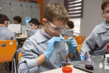 Умный Баку - как горит пламя в чистом кислороде и химические эксперименты (ФОТО)