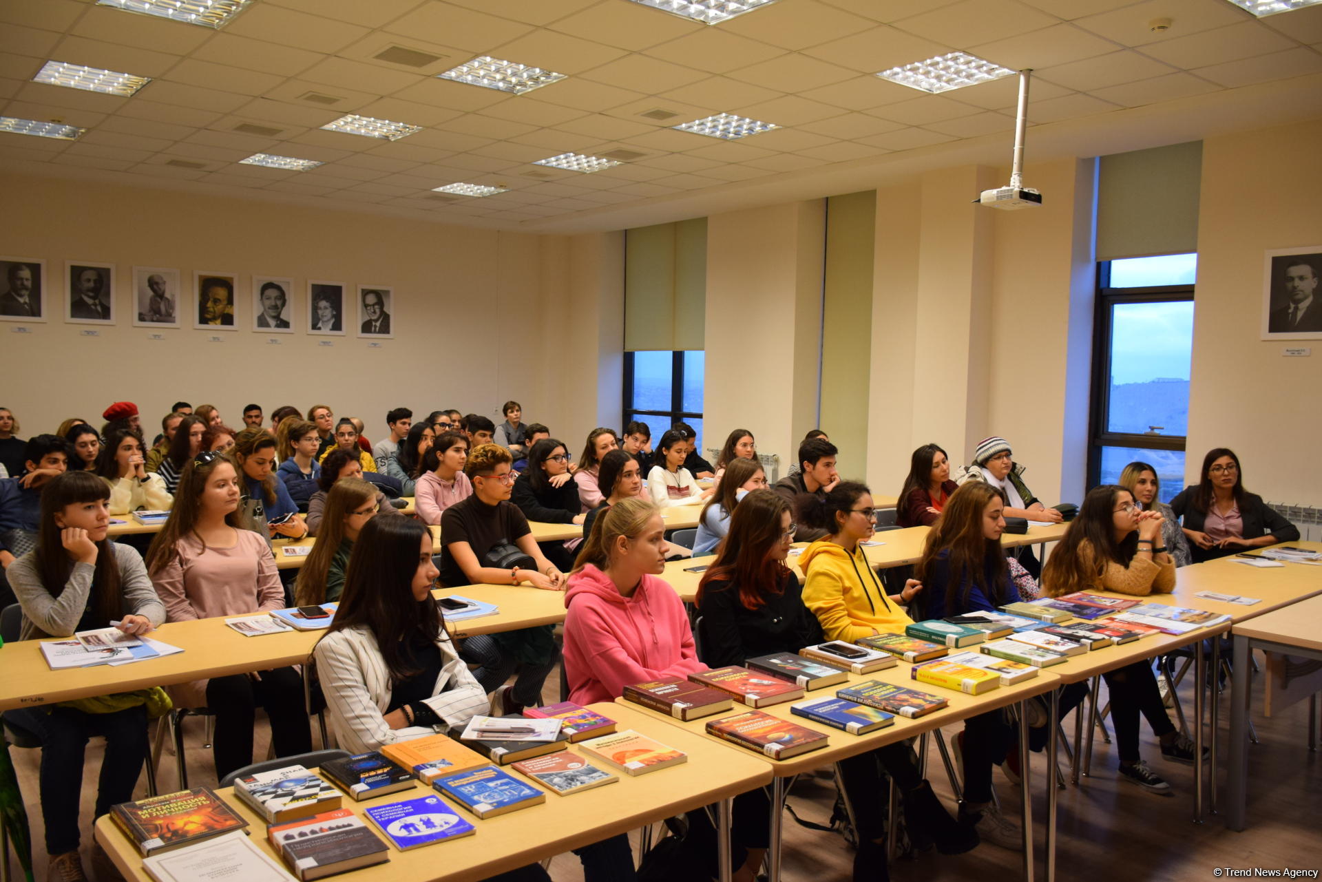 В Бакинском филиале МГУ имени М.В. Ломоносова прошел традиционный День открытых дверей (ФОТО)