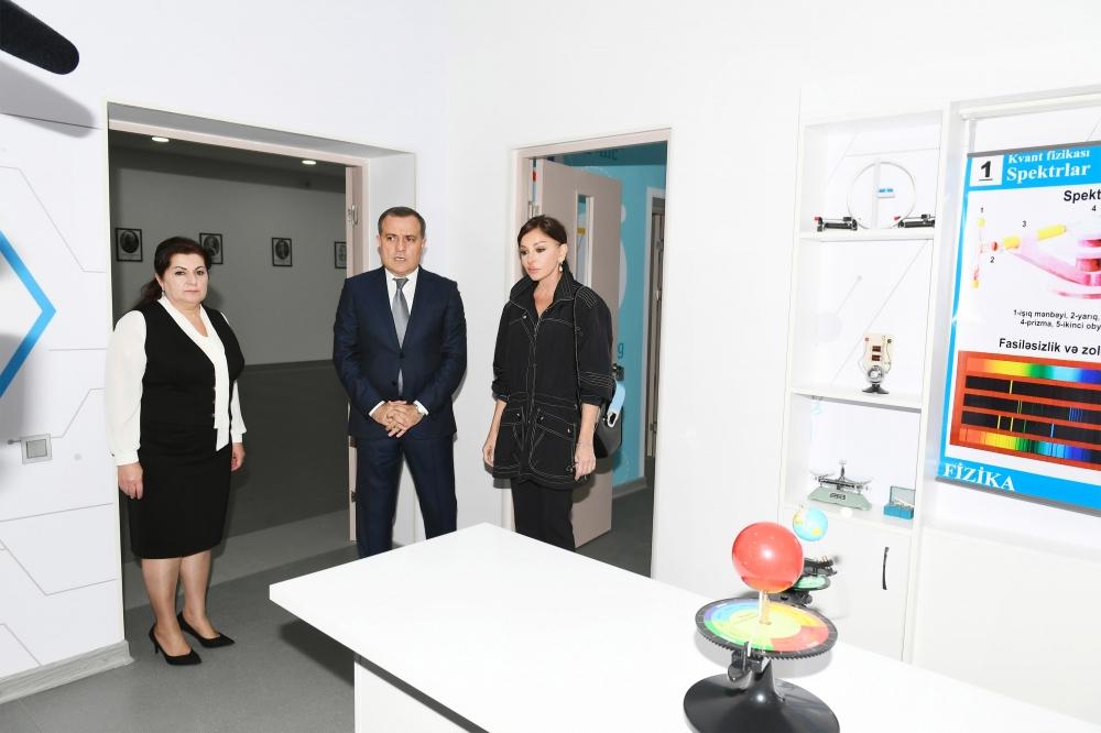 Забота государства вдохновляет нас еще больше работать на благо Азербайджана и наших детей - репортаж из школы-интерната номер 10 в Баку (ВИДЕО, ФОТО)