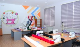 Забота государства вдохновляет нас еще больше работать на благо Азербайджана и наших детей - репортаж из школы-интерната номер 10 в Баку (ВИДЕО, ФОТО)