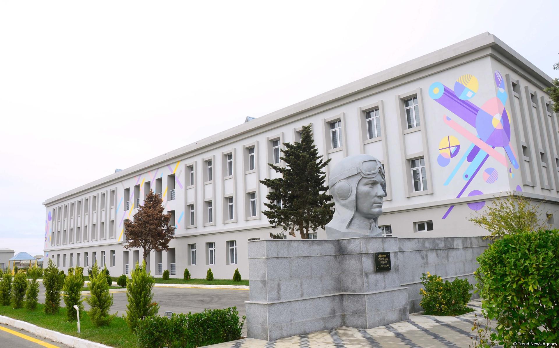 Забота государства вдохновляет нас еще больше работать на благо Азербайджана и наших детей - репортаж из школы-интерната номер 10 в Баку (ВИДЕО, ФОТО)