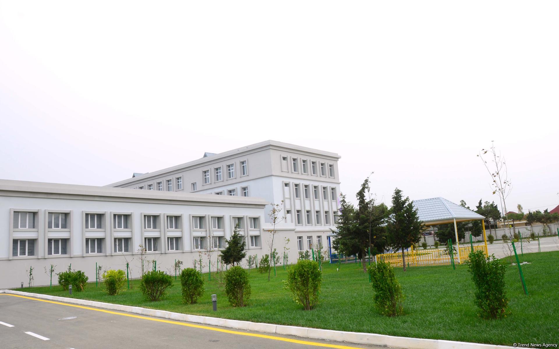 Забота государства вдохновляет нас еще больше работать на благо Азербайджана и наших детей - репортаж из школы-интерната номер 10 в Баку (ВИДЕО, ФОТО)