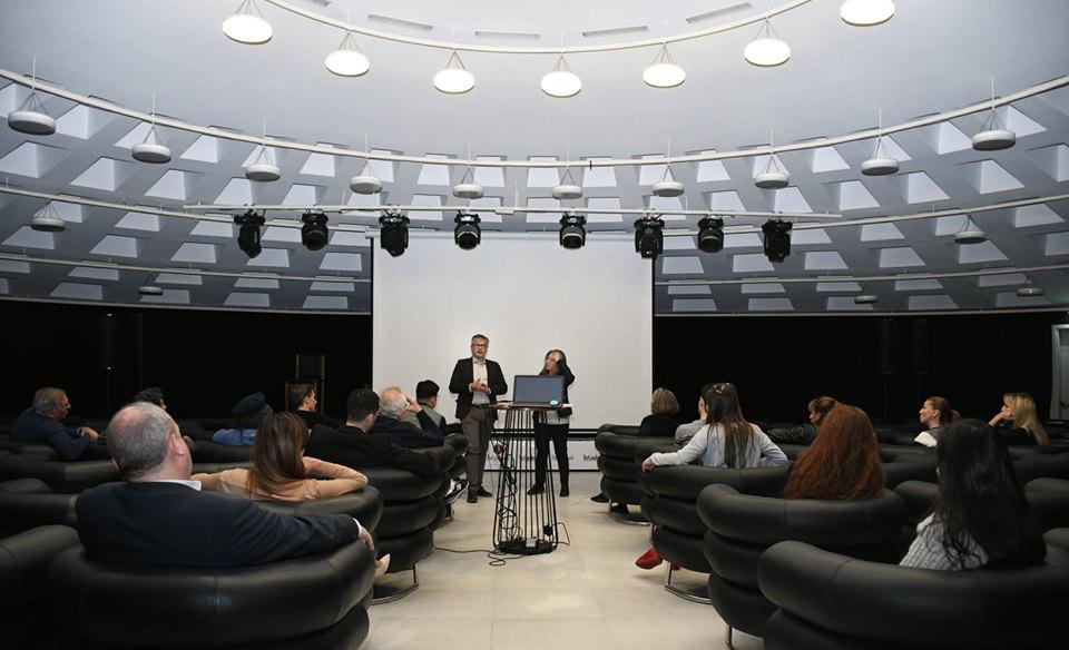 Бывшая "Советская" в фантазиях Баку, или Улыбка Чешырского кота  (ФОТО)