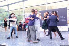 Необычное шоу в Бакинском метро – страстное Аргентинское танго (ВИДЕО, ФОТО)