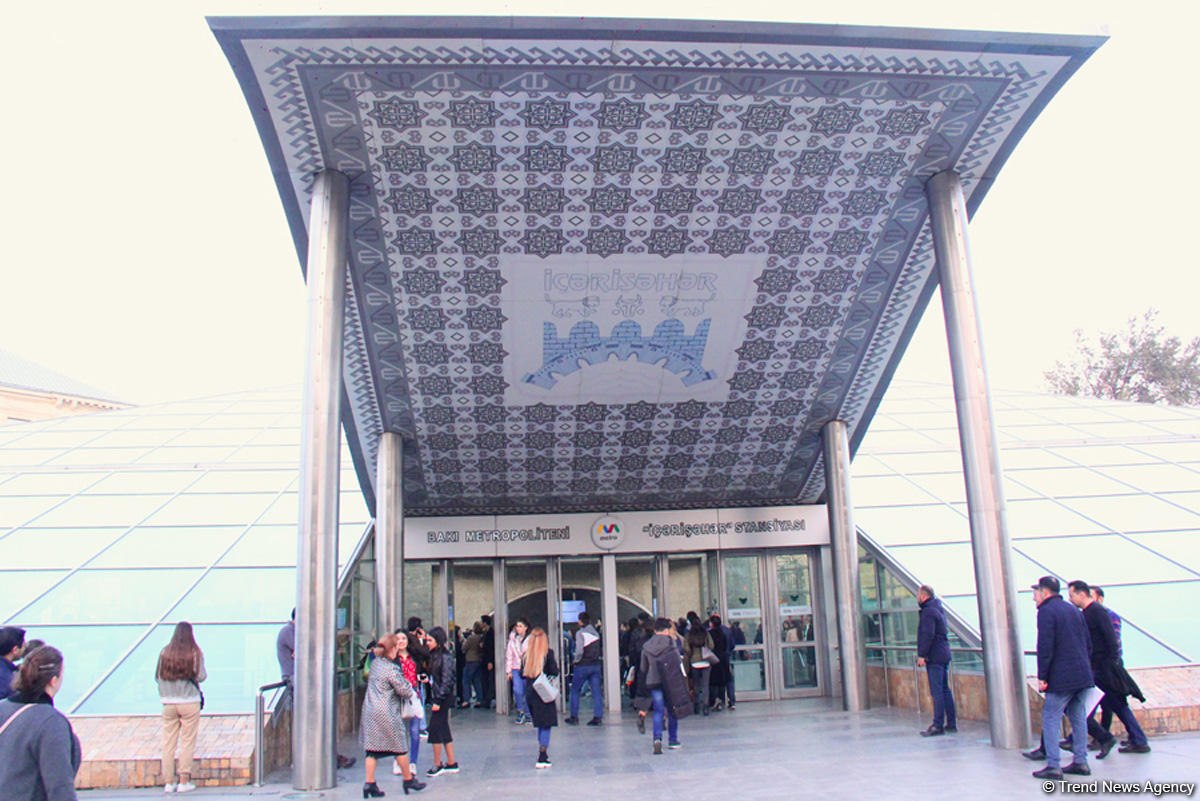 Необычное шоу в Бакинском метро – страстное Аргентинское танго (ВИДЕО, ФОТО)