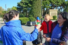 На Бакинском бульваре состоялось праздничное мероприятие по случаю Дня Государственного флага (Фоторепортаж)