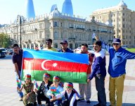 На Бакинском бульваре состоялось праздничное мероприятие по случаю Дня Государственного флага (Фоторепортаж)