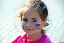 На Бакинском бульваре состоялось праздничное мероприятие по случаю Дня Государственного флага (Фоторепортаж)