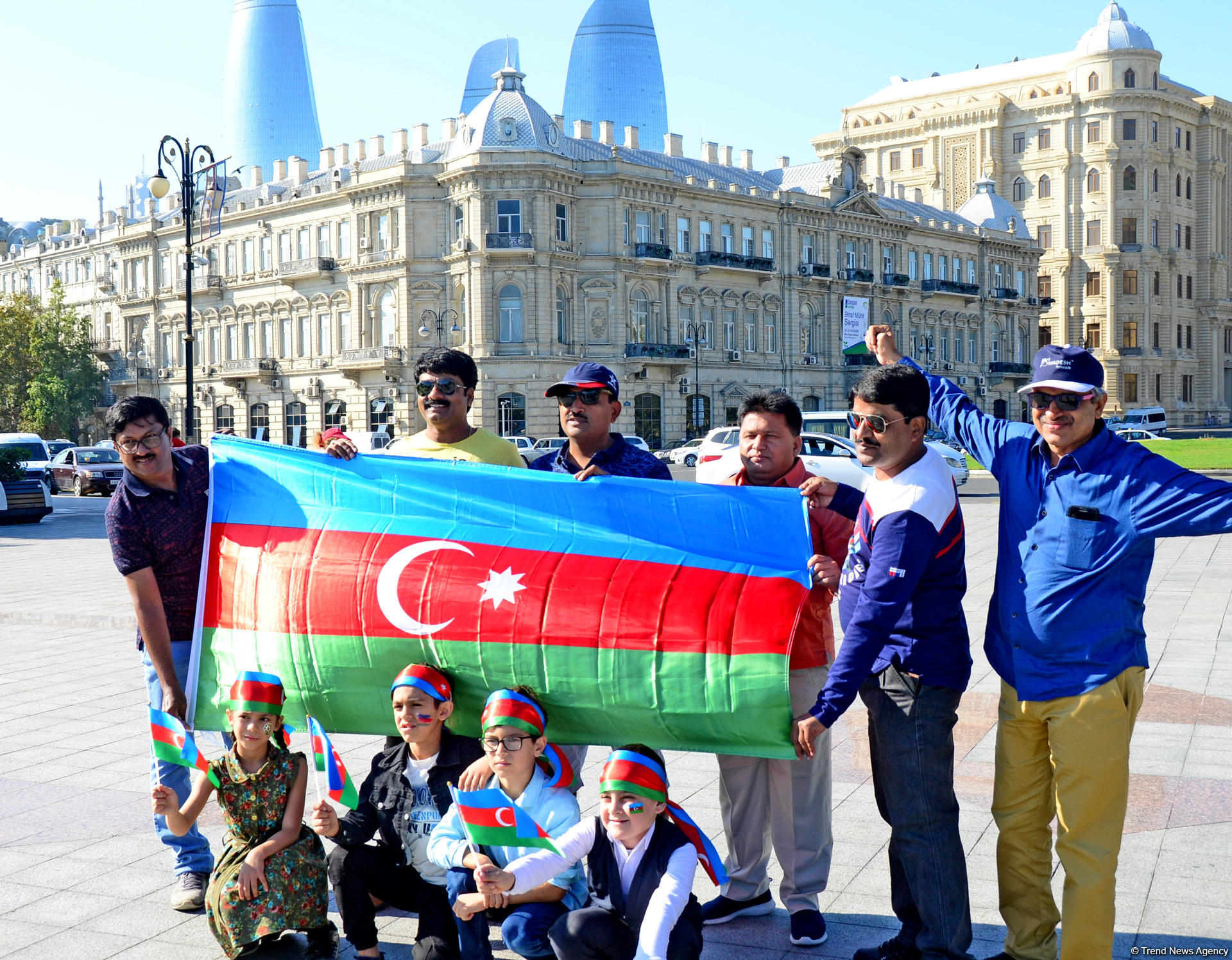 На Бакинском бульваре состоялось праздничное мероприятие по случаю Дня Государственного флага (Фоторепортаж)