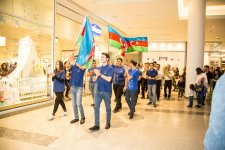 В торговом центре провели музыкальный парад с флагами Азербайджана (ВИДЕО, ФОТО)