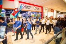 В торговом центре провели музыкальный парад с флагами Азербайджана (ВИДЕО, ФОТО)