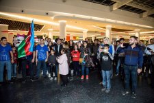 В торговом центре провели музыкальный парад с флагами Азербайджана (ВИДЕО, ФОТО)