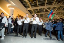 В торговом центре провели музыкальный парад с флагами Азербайджана (ВИДЕО, ФОТО)