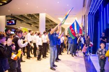 В торговом центре провели музыкальный парад с флагами Азербайджана (ВИДЕО, ФОТО)