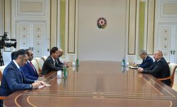 Президент Ильхам Алиев принял делегацию во главе с министром экономики ОАЭ (ФОТО)
