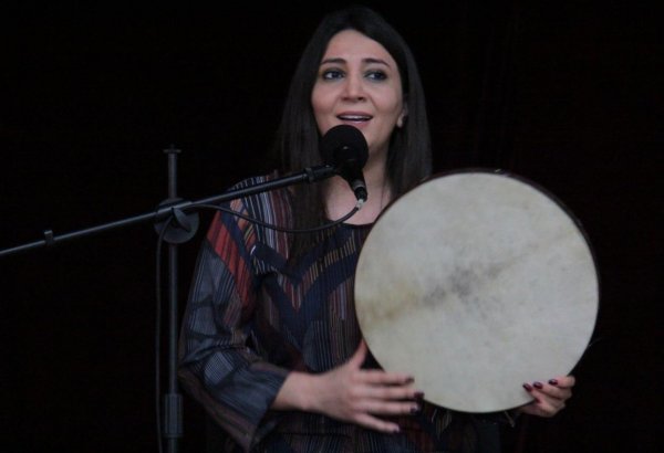 Жители поселка Нардаран совершили "Путешествие в мир мугама" (ФОТО)