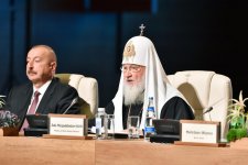 Президент Ильхам Алиев и Первая леди Мехрибан Алиева приняли участие во II Саммите мировых религиозных лидеров в Баку (ФОТО)