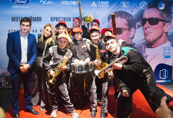 Историческая гонка со звездами Голливуда в Баку (ФОТО, ВИДЕО)