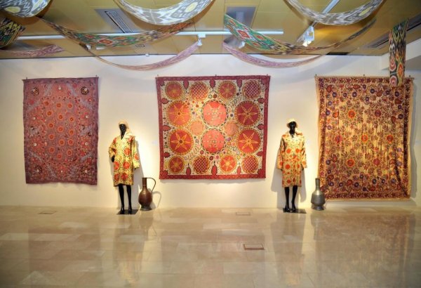 Шелковые истории в Баку (ФОТО)