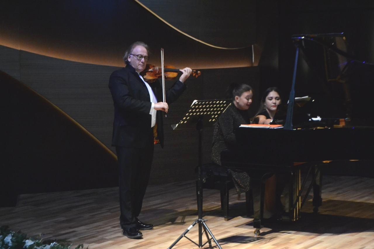 Микс из джаза, танго и классики в Баку