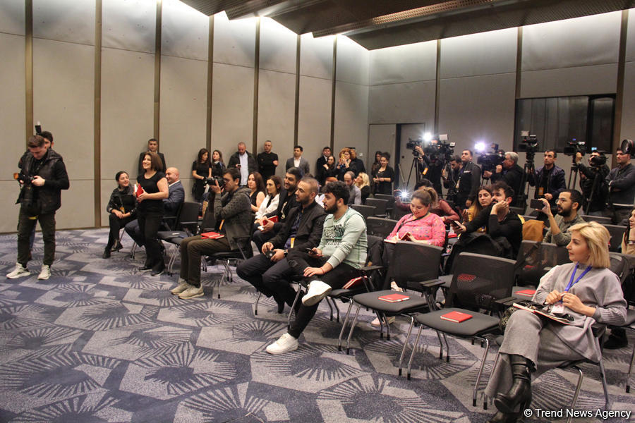 Веселые посиделки Джема Йылмаза с азербайджанцами (ФОТО)