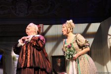 Торт для девочек! Блистательные Ирина Муравьева и Людмила Полякова затеяли женитьбу в Баку (ФОТО)