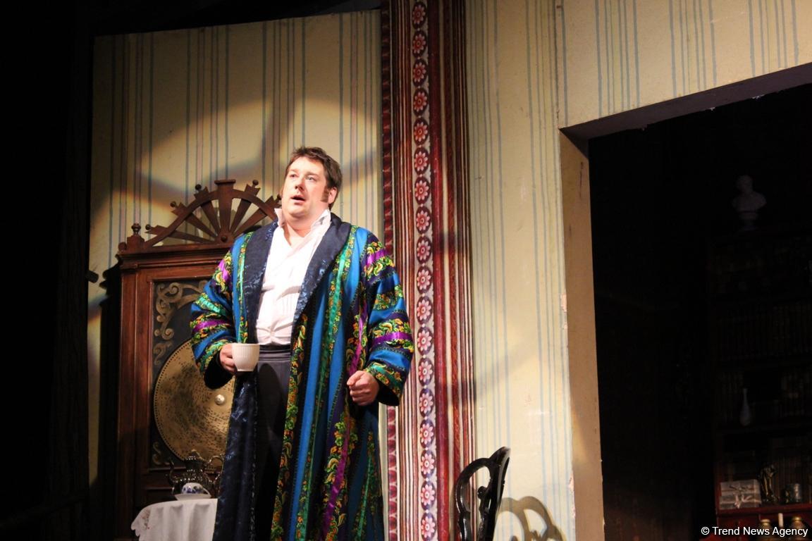 Торт для девочек! Блистательные Ирина Муравьева и Людмила Полякова затеяли женитьбу в Баку (ФОТО)