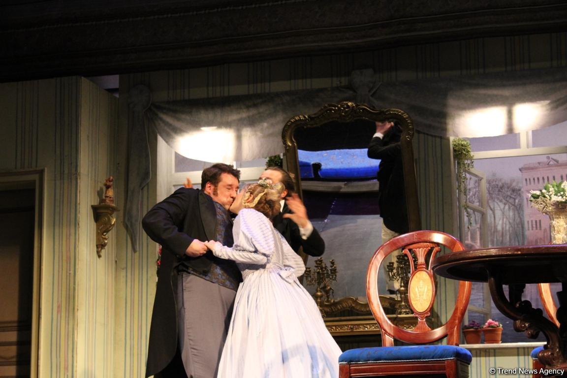 Торт для девочек! Блистательные Ирина Муравьева и Людмила Полякова затеяли женитьбу в Баку (ФОТО)