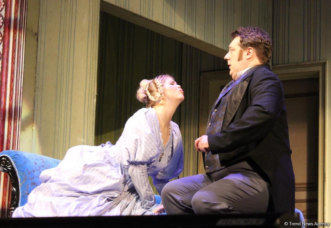 Торт для девочек! Блистательные Ирина Муравьева и Людмила Полякова затеяли женитьбу в Баку (ФОТО)