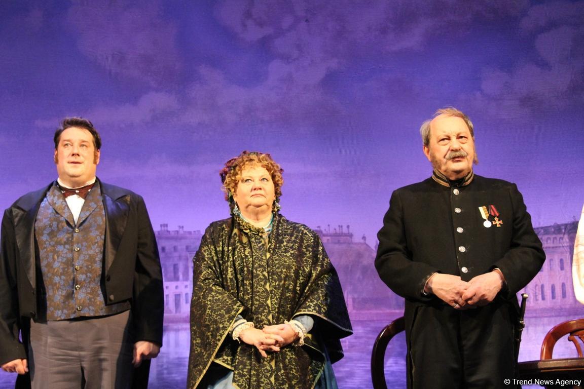 Торт для девочек! Блистательные Ирина Муравьева и Людмила Полякова затеяли женитьбу в Баку (ФОТО)