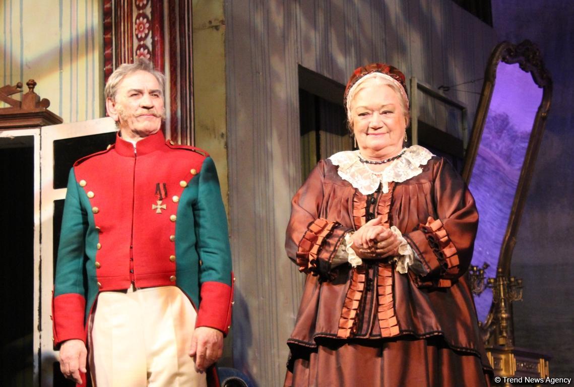 Торт для девочек! Блистательные Ирина Муравьева и Людмила Полякова затеяли женитьбу в Баку (ФОТО)