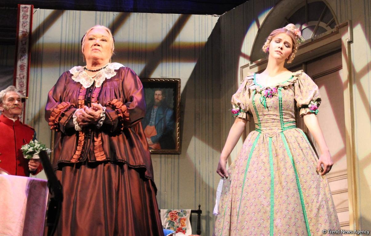 Торт для девочек! Блистательные Ирина Муравьева и Людмила Полякова затеяли женитьбу в Баку (ФОТО)