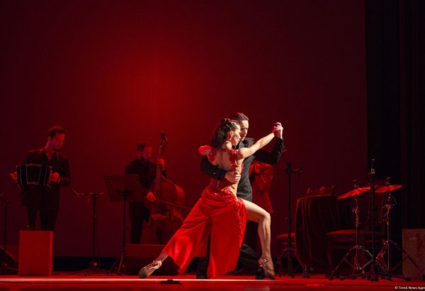 Вечерний Баку. Одна история. Две культуры. Три конфликта чувств (ФОТО)