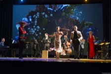 Вечерний Баку. Одна история. Две культуры. Три конфликта чувств (ФОТО)