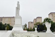 Президент Ильхам Алиев посетил памятник Общенациональному лидеру Гейдару Алиеву в Сумгайыте (ФОТО)