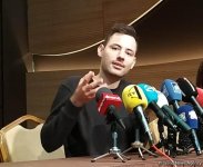 Петер Бенце - 765 нот в минуту для Баку. Синтез тара и мировых хитов (ВИДЕО, ФОТО)