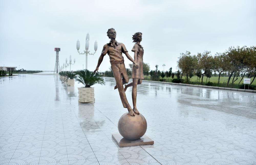 Президент Ильхам Алиев ознакомился с условиями, созданными в новопостроенной части комплекса Сумгайытского бульвара (ФОТО)