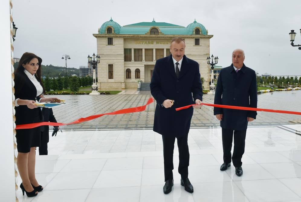 Президент Ильхам Алиев принял участие в открытии Центра мугама в Сумгайыте (ФОТО)