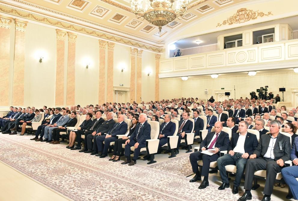 Президент Ильхам Алиев принял участие в мероприятии, посвященном 70-летию Сумгайыта (ФОТО)