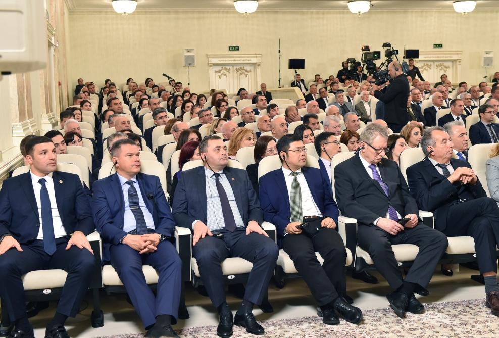 Президент Ильхам Алиев принял участие в мероприятии, посвященном 70-летию Сумгайыта (ФОТО)
