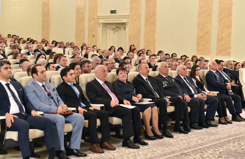 Президент Ильхам Алиев принял участие в мероприятии, посвященном 70-летию Сумгайыта (ФОТО)